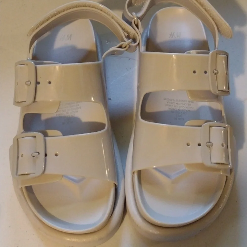 H&M chunky gel sandal size 5